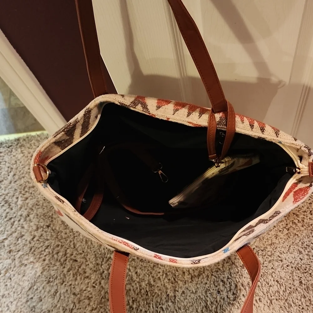 Aztec Tote - Picture 3 of 7